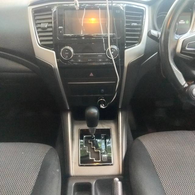 รถ Mitsubishi Triton กระบะ 4 ประตู 2 GLS ปี 2021 10