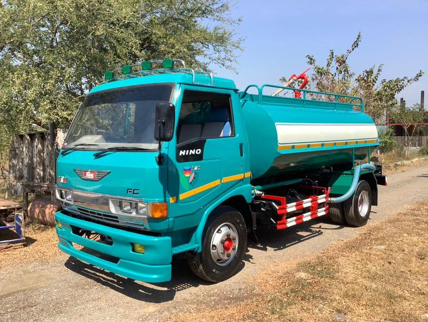 HINO FB2W 120 แรง 6 ล้อ บรรทุกน้ำ