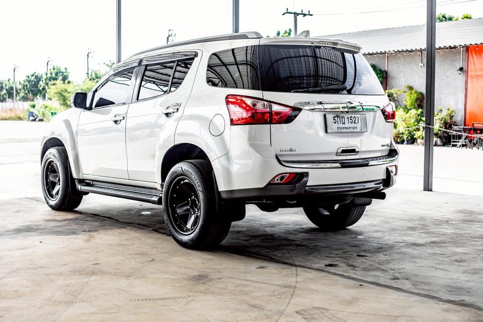 Isuzu Mu-X 3.0 DVD Navi สีขาว ปี 2015  6
