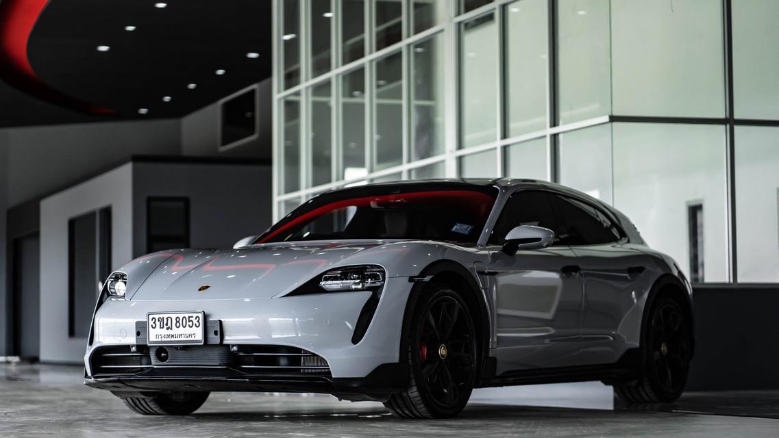 รูปหลัก Porsche Taycan 4S Cross Turismo ปี 2022 สีขาวฟ้า รุ่น TOP OPTION