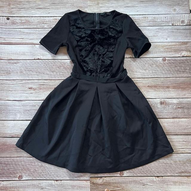 เดรสสั้น มือสองเทียบมือหนึ่ง