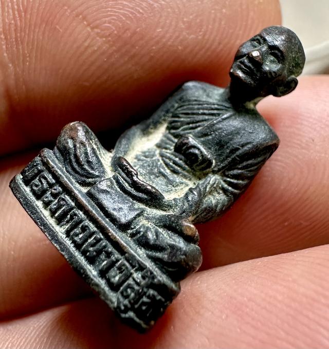 รูปหล่อลอยองค์รุ่นแรก(กริ่งกังวาน)31 หลวงพ่อจรัญ วัดอัมพวัน สิงห์บุรี รูปที่ 8