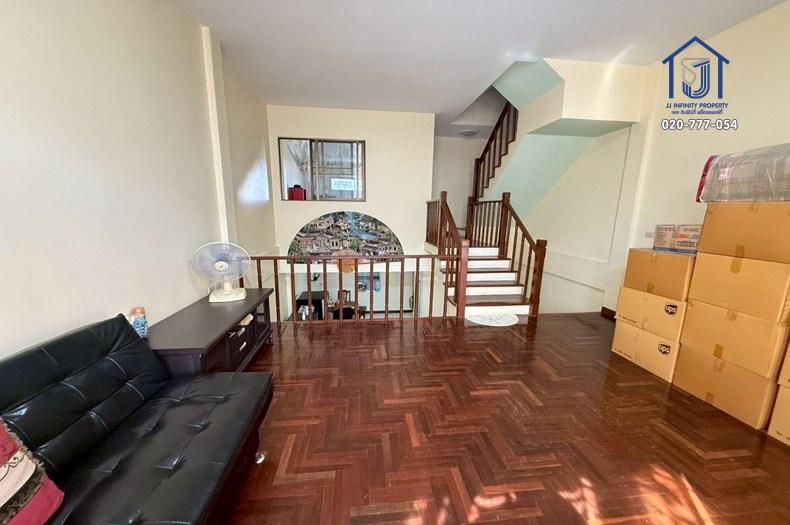 ขายทาวน์โฮม 3 ชั้น หมู่บ้านกลางเมือง รัชดา–เหม่งจ๋าย 1 ซอยสหการประมูล ใกล้ทางด่วน รถไฟฟ้าMRT 9