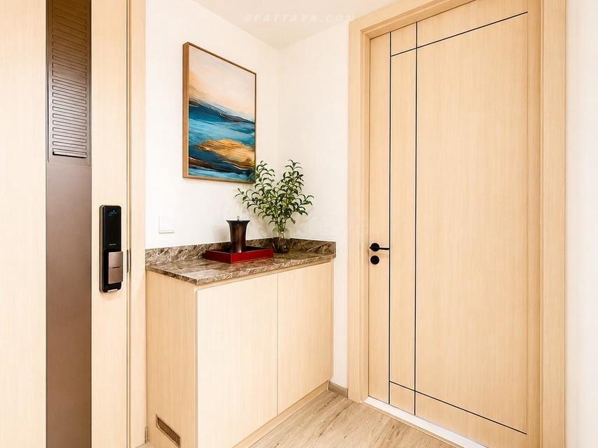 For Rent / For Sale — Luxury Sea View Condo at Arom Wongamat, North PattayaSpecial price for a luxury beachfront condo at Arom Wongamat, North Pattaya 7