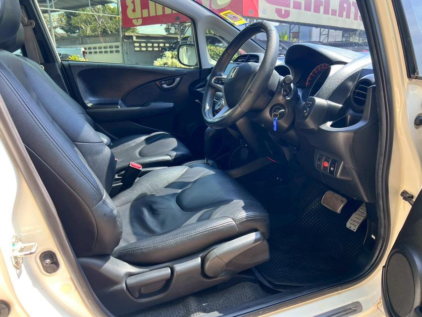 Honda Jazz 1.5V 2010 มือสอง รูปที่ 5