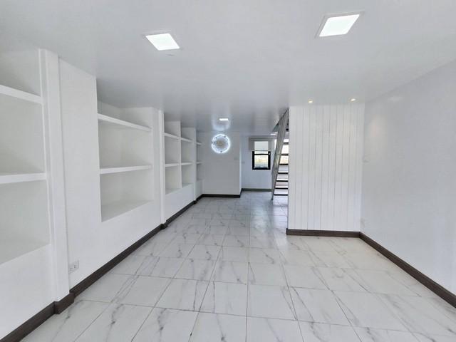 ขายบ้านแฝด The Plant ศรีนครินทร์-เทพารักษ์ บ้าน และ ออฟฟิศ พร้อมอยู่ 7