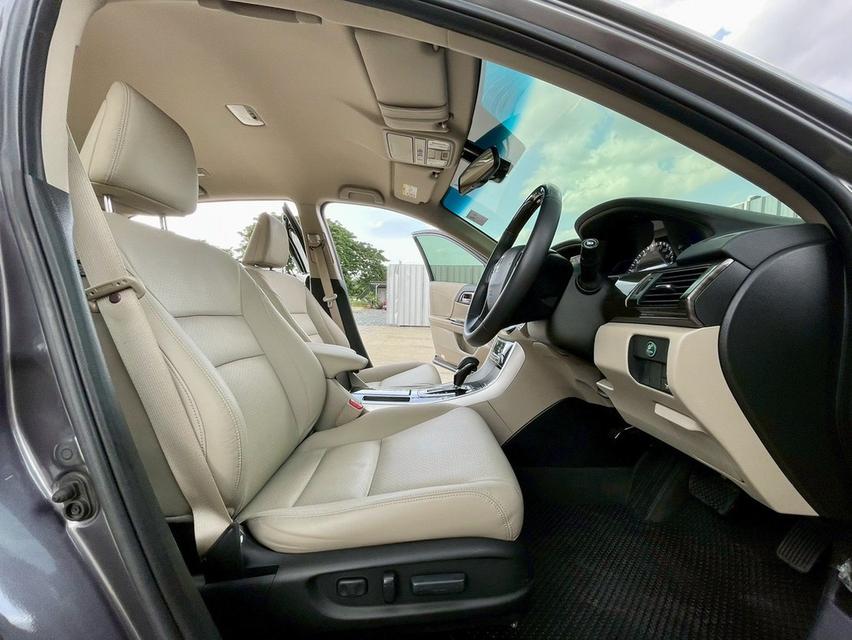 รหัสรถ AP3434 Honda Accord 2.0 HYBRID ปี 2017 สีเทา 10