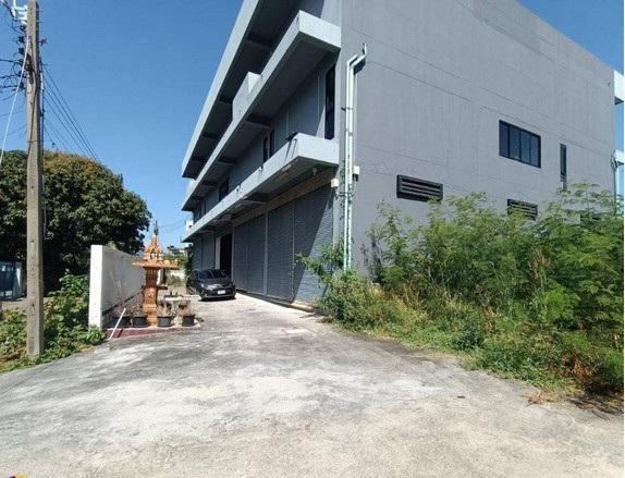 รหัสC7060 ให้เช่าอาคารพาณิชย์ 3ชั้น 5คูหา พร้อมห้องพัก 12 ห้อง ถนนนวมินทร์ ใกล้ถนนเสรีไทย ใกล้เดอะมอลล์บางกะปิ 1