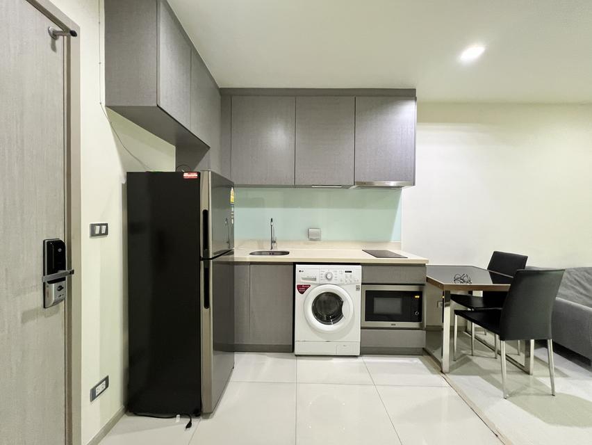 Rhythm Condo Sukhumvit 36-38 | 33.11 sq.m. | Swiming Pool View 1