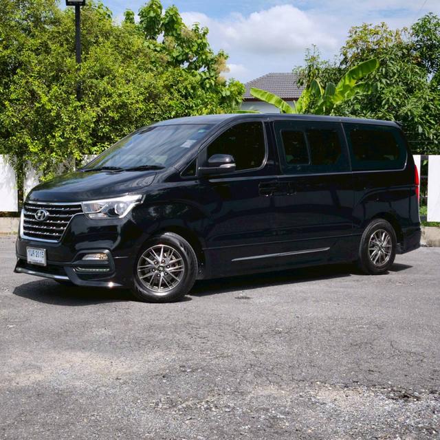 Hyundai H1 รุ่น 2.5 Elite ดีเซล เกียร์ออโต้ ปีจดทะเบียน 2021