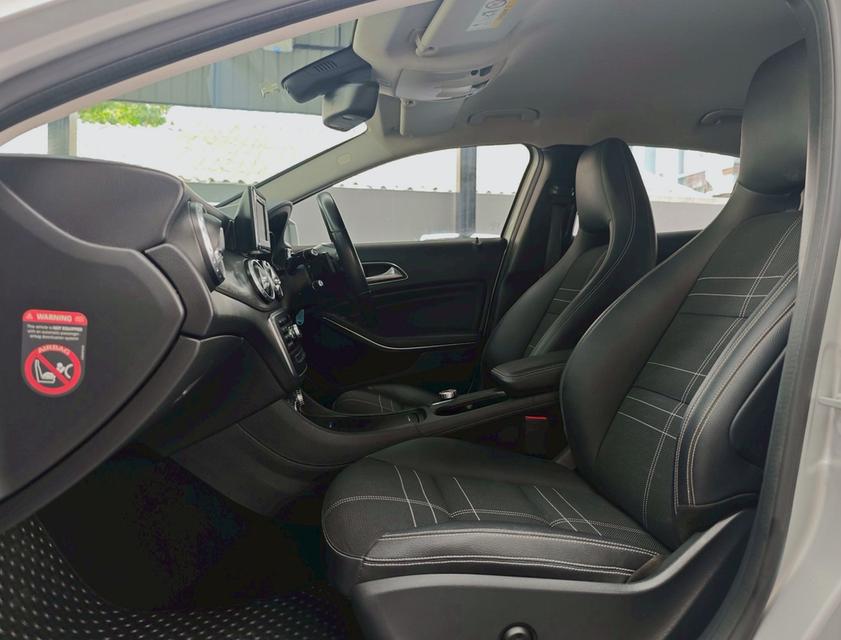 Mercedes Benz GLA 200 W156 ปี 2015 รูปที่ 12