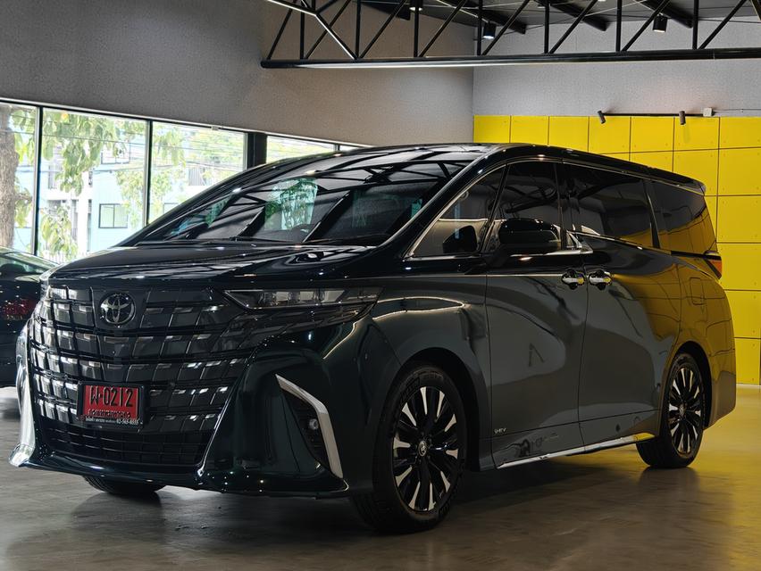 TOYOTA ALPHARD EXECUTIVE LOUNGE E-Four HEV 2025