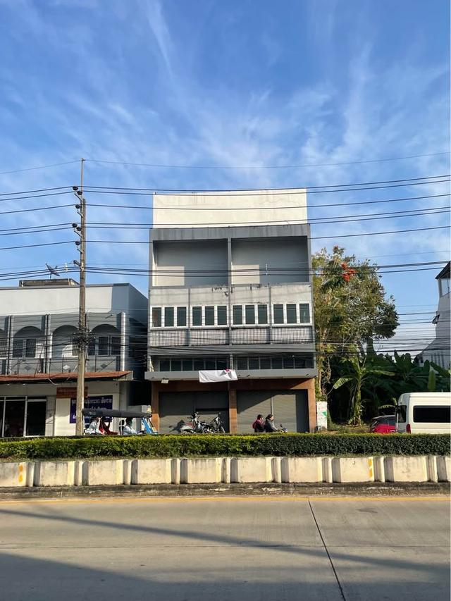 อาคารพาณิชย์ 3 ชั้น ติดถนนพหลโยธิน เชียงราย 1