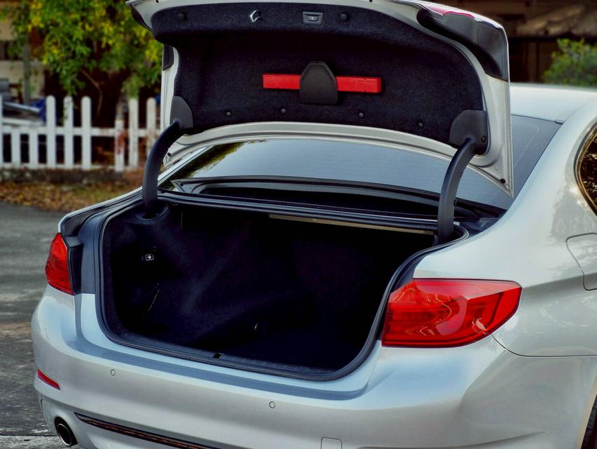 BMW 520d Sport Line (G30) ปี 2018 ไมล์ 13x,xxx km. 16