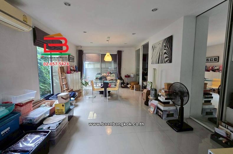 ทาวน์โฮม เนื้อที่ 30 ตร.ว. โครงการ พฤกษาไลท์ ล็อกซ์ ดอนเมือง (ซอยเทิดราชัน 45), ใกล้วัดนาวง ถนนวิภาวดี-รังสิต แขวงสีกัน เขตดอนเมือง 7