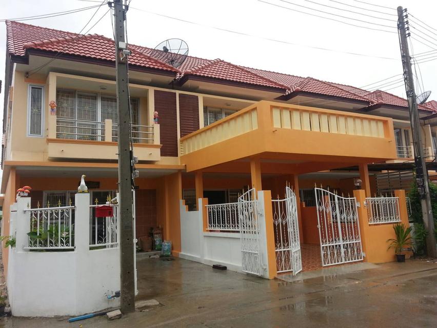 ขายบ้าน ทาวเฮ้า 2 ชั้น 2 นอนใหญ่ 2 น้ำ 1 ที่จอด 1 ห้องครั้ว 2