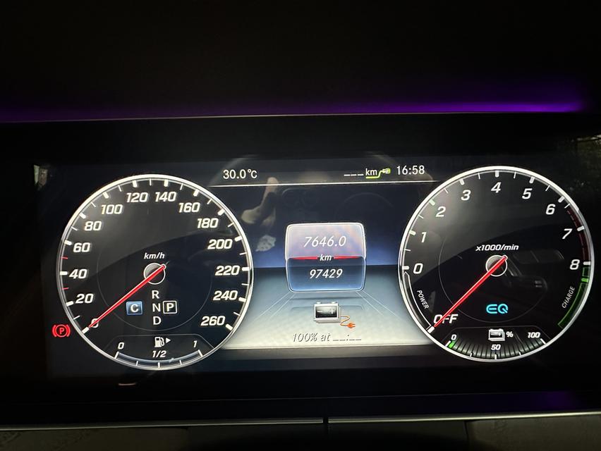 Mercedes Benz E350e Exclusive  14