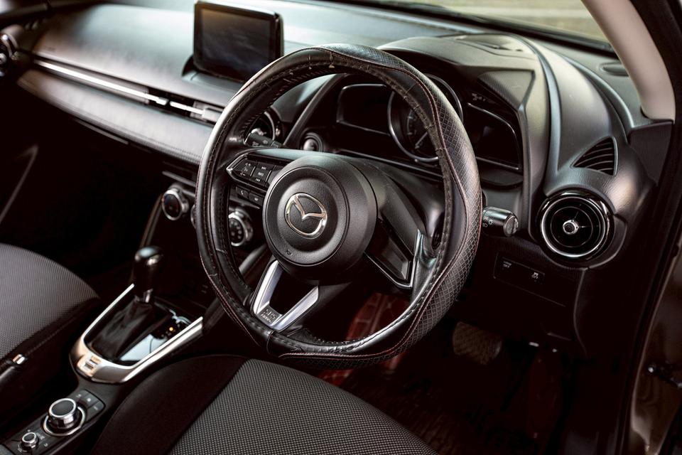 Mazda2 1.3 HighConnect Sport ปี 2017 สีน้ำตาล มือเดียวป้ายแดง 12