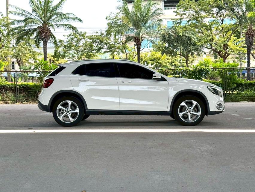 ขายรถ Benz GLA200 W156 ปี 2019 สีขาว เกียร์ออโต้ 8