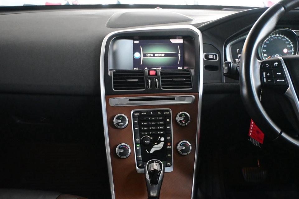 (แจ้งรหัสรถ JRS4136) 🚘 VOLVO XC60 T5 2016 รูปที่ 18