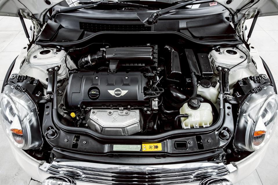 MINI COOPER 1.6 RHD SUNROOF (R56) 2011 17