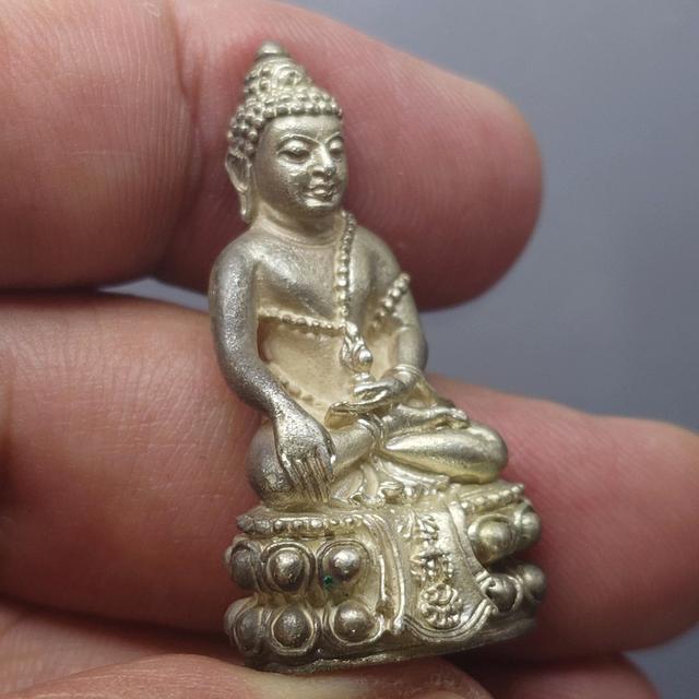 พระกริ่งคุ้มเกล้า หน้าไทย (ศิรากาศ) เนื้อเงิน หายาก พ.ศ.2522 สภาพสวย ผิวเดิมๆ รูปที่ 3