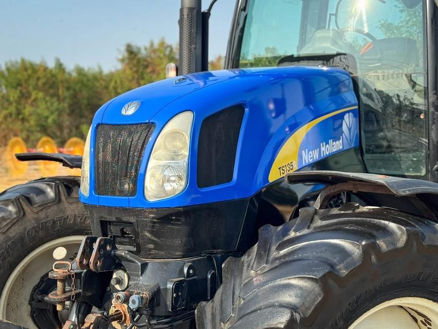 ขายรถไถ Newholland TS135A ปี 2001 4