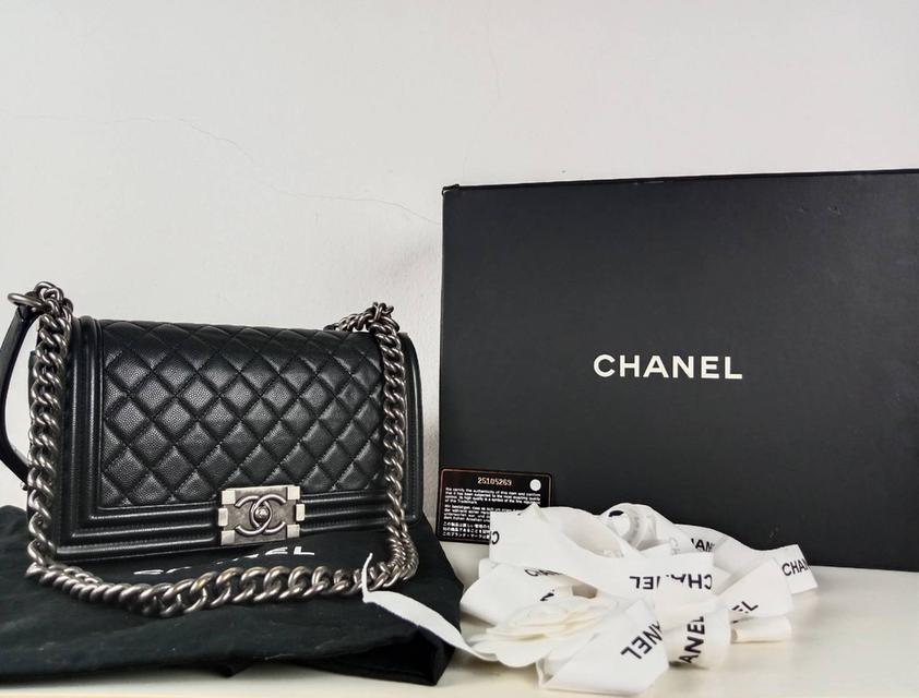 กระเป๋าชาแนล Chanel boy 10" Caviar RHW holo25 Very good condition FULLSET