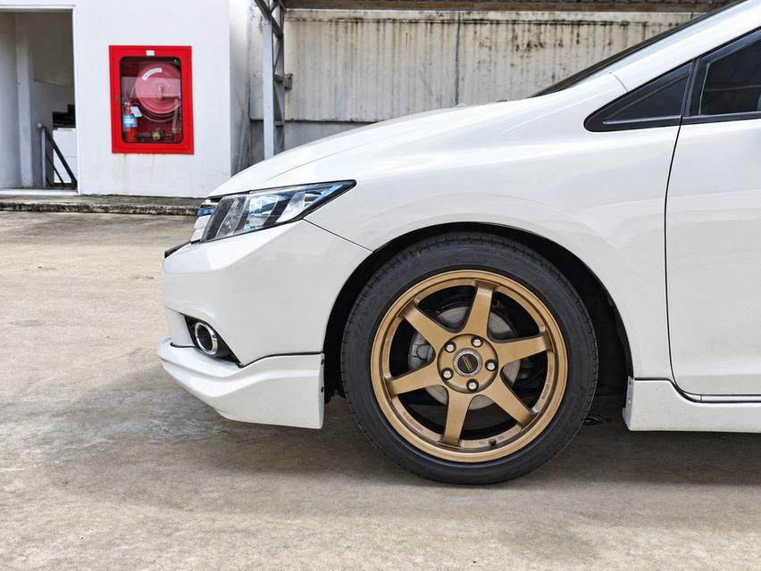 (แจ้งรหัสรถ CAT2707)2014. HONDA CIVIC FB 1.5 Hybrid เบนซิล-ไฟฟ้า ออโต้ รูปย่อยที่ 4