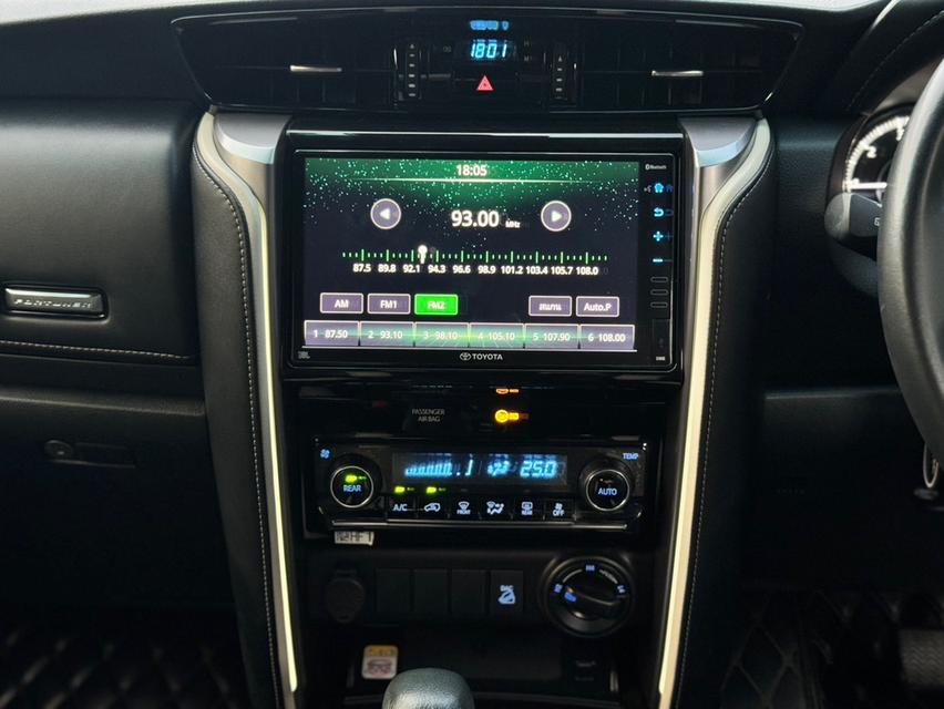 TOYOTA FORTUNER Wagon 4dr Legender 7st Auto 6spRWD 2.8DCT 4WD Y2021 สีขาว ออโต้  16