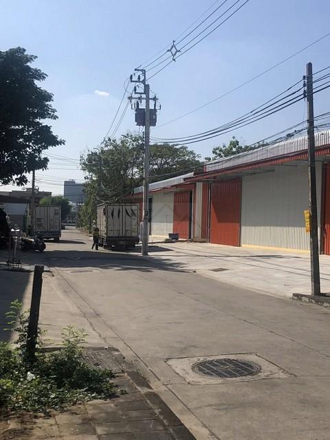 ให้เช่าอาคารโกดังสร้างใหม่ 560 ตรม. บนเนื้อที่ 3 ไร่ ทำเลดี ใกล้รถไฟฟ้าสถานีลาดพร้าว 91 ที่จอดรถขนาดใหญ่ 4