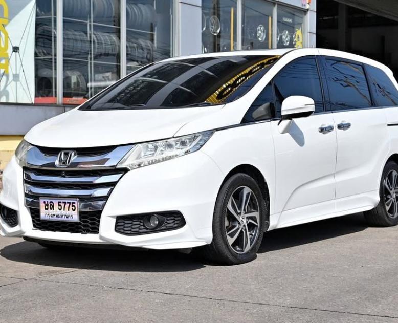 Honda Odyssey สีขาวสภาพดีมาก