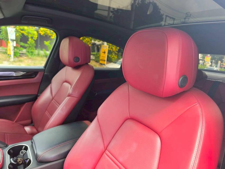 รหัสรถ KPV666 2022 PORSCHE CAYENNE 3.0 HYBRID COUPE สี  Crayon 8