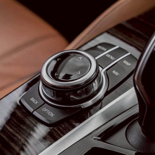 รหัสรถ 67GG2585 BMW 520d Luxury Limousine G30 ปี2017 16