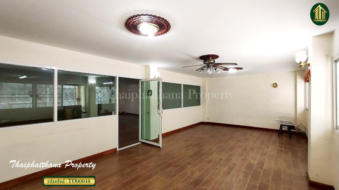 อาคารพาณิชย์ 2 คูหา 5 ชั้น สุขุมวิท 46 ซอยภูมิจิตร พระราม 4 4