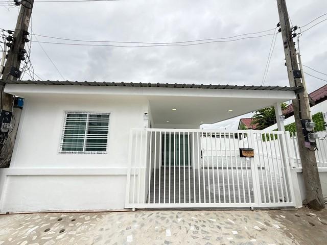 แฝดหลังริมชั้นเดียว บ้านรีโนเวทใหม่เฟอร์นิเจอร์ใหม่ทั้งหลัง 1