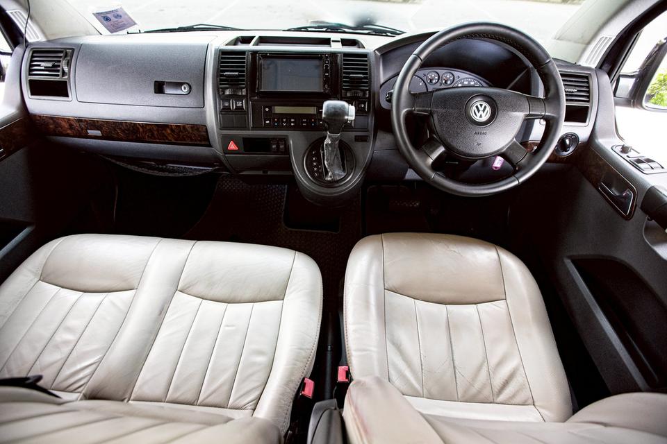 Volk Caravelle 2.0 TDI ดีเซล ปี 2010 สีดำ สวยสภาพดี 14