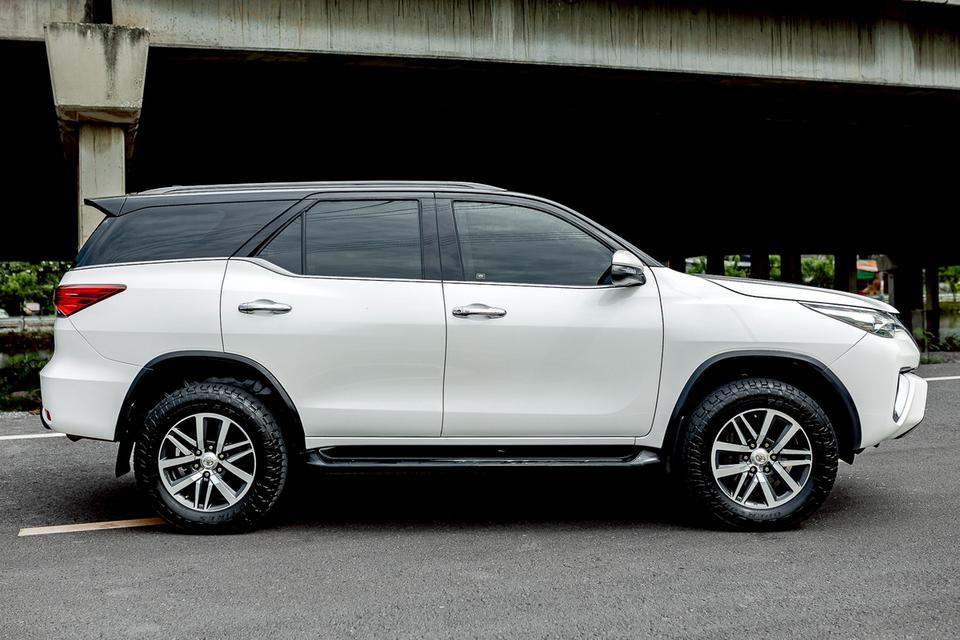 Toyota Fortuner 2.4V ปี18 5