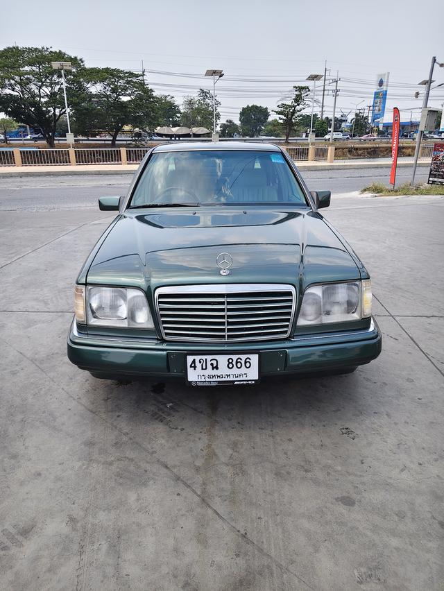 Mercedes Benz w124 e200 โค๊ด C ปี1995 ออโต้ ไม่แก๊ส ภาษี69 พร้อมใช้งาน จัดทรงมาแล้ว หล่อๆ ล้อ+ยางใหม่ 18" สนใจโทร 0983542445 ครับ รูปที่ 3