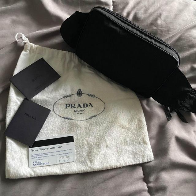 กระเป๋า Prada รุ่น Leather Shoulder Strap Backpack Black 5