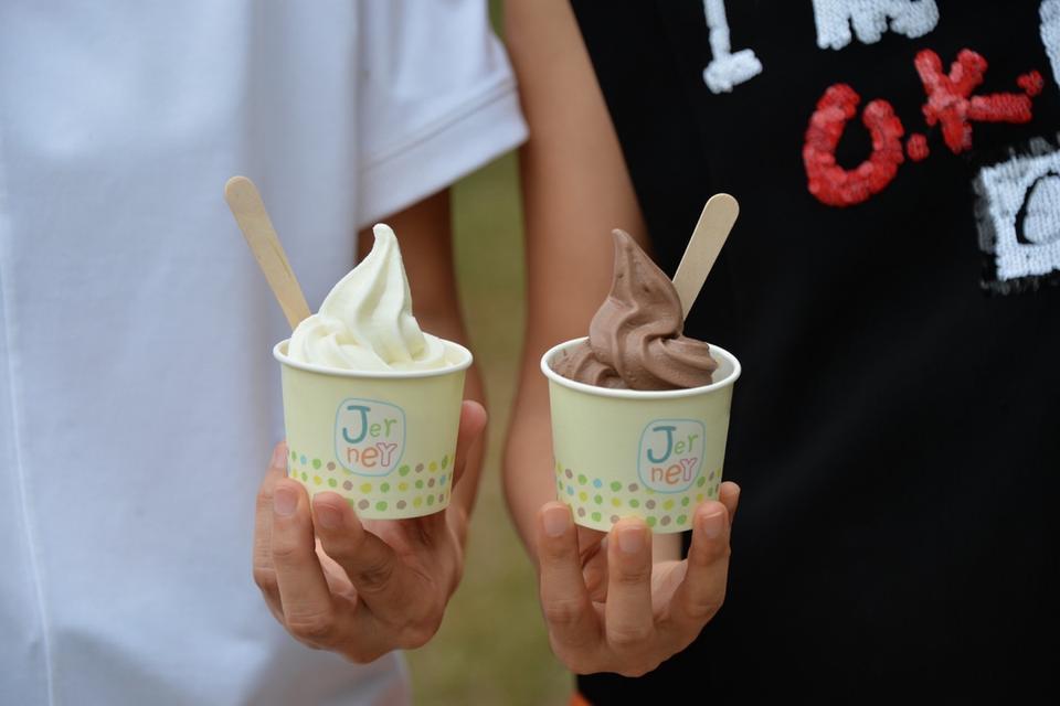 Jerney ผงไอศกรีมซอฟเสิร์ฟ รสช็อกโกแลตพรีเมียม อร่อยเข้ม เต็มรสโกโก้แท้ 4