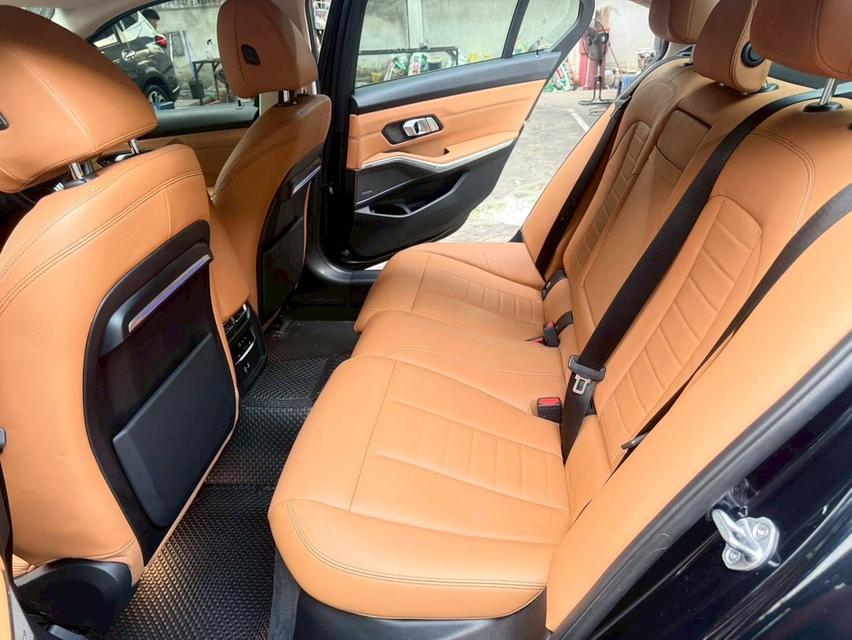 รหัสรถ AP3040 BMW 330Li M Sport ปี 2022 14