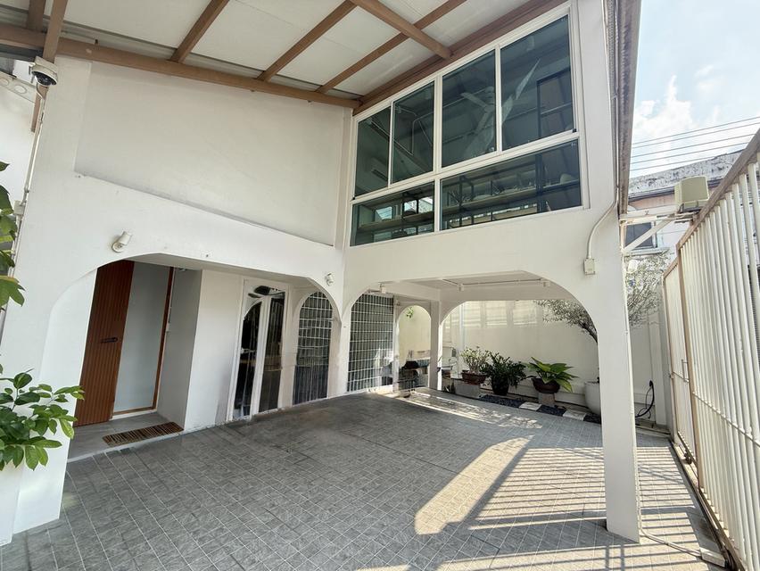 Home Office, 2.1 KM from BTS Bangchak 2