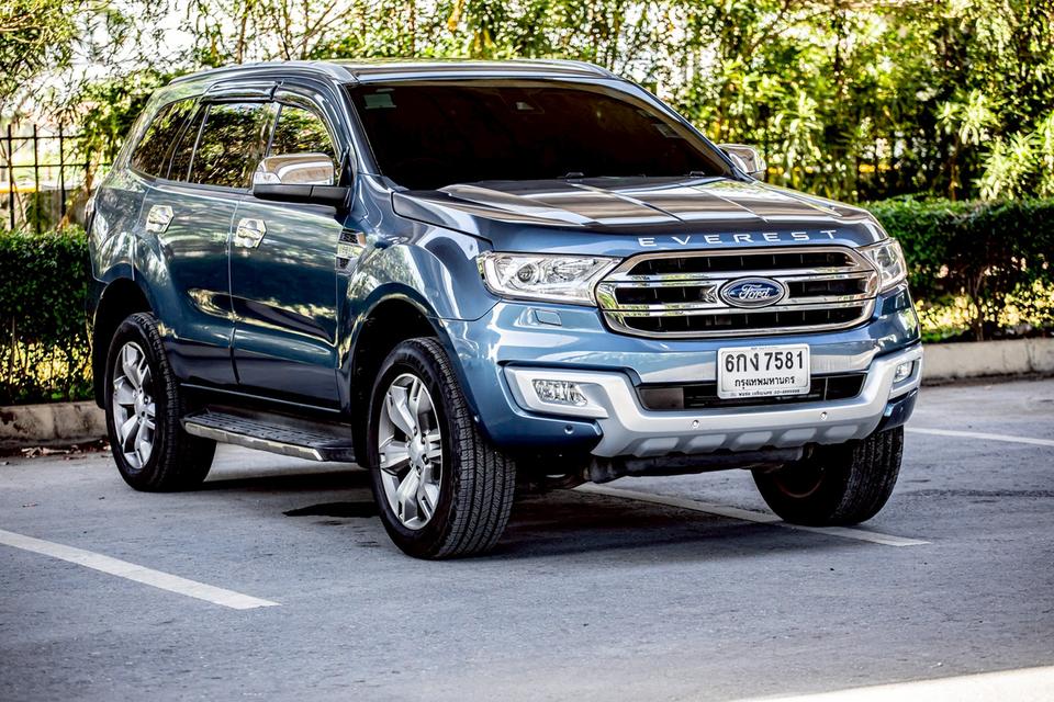 Ford Everest 2.2 Titanium Sunloof ปี 2017 สีฟ้า มือเดียวป้ายแดง