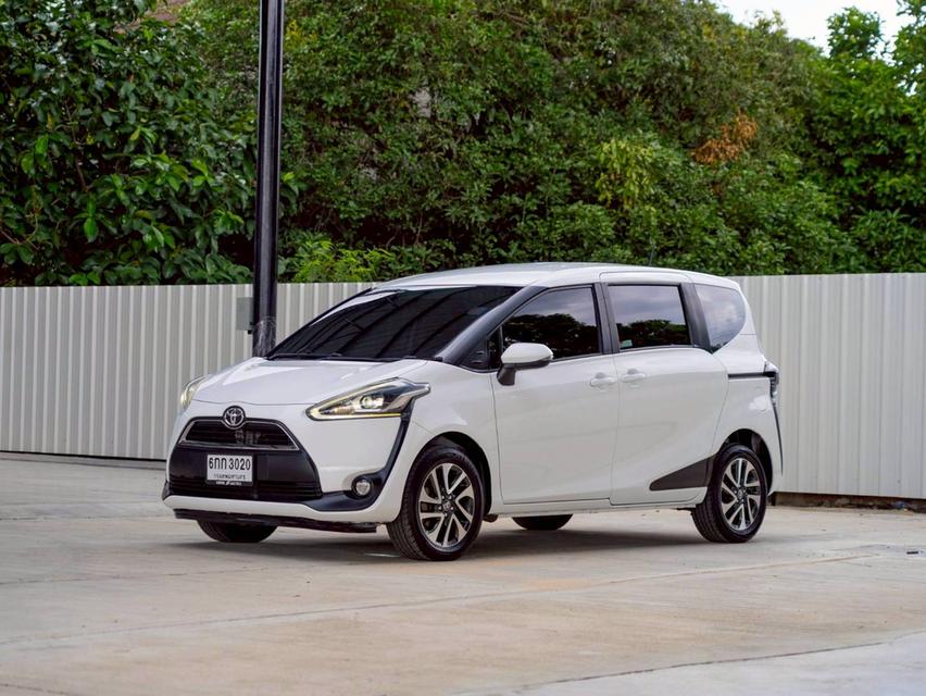 TOYOTA SIENTA 1.5V ปีจด 2017 