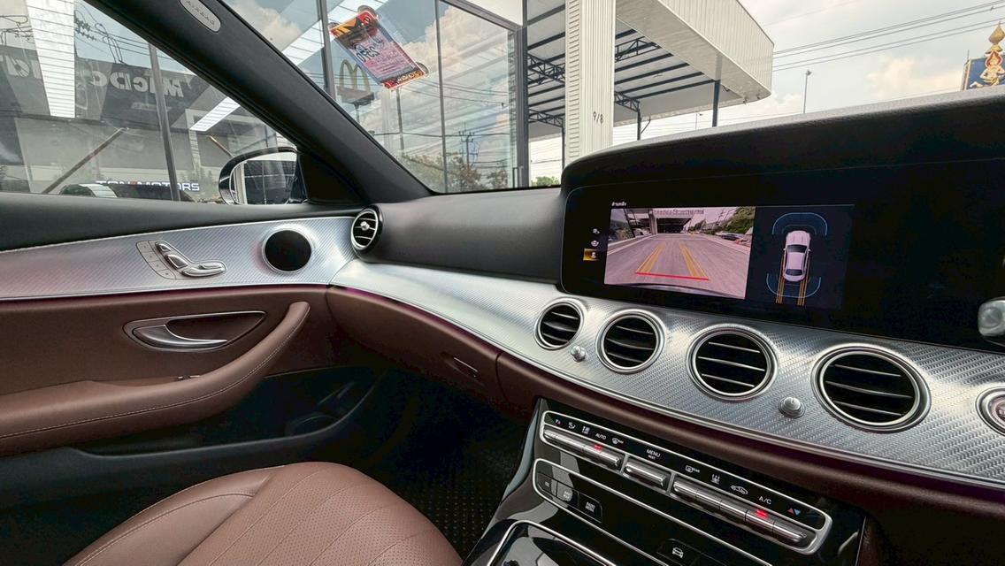 Mercedes-Benz E300e Avantgarde Facelift 2024 สีดำ มีไฟแนนซ์เหลือเปลี่ยนสัญญาผ่อนต่อได้ไม่ต้องใช้เงินออกรถ รูปที่ 10