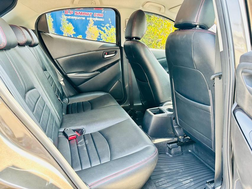 รถบ้านเข้าใหม่ สวย เดิม เข้าศูนย์ตลอด วารันตีหลังการขาย #MAZDA 2 Skyactiv 1.3 High Connect ปี2017จด2018 สีน้ำตาลเข้ม เกีรย์ออโต้ เครื่องเบนซิน ราคา รูปที่ 12