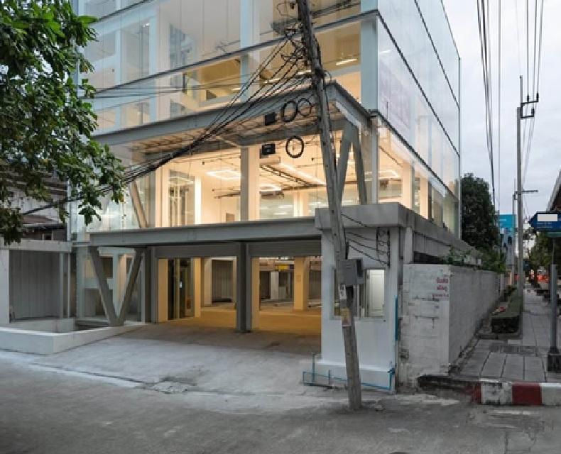 ให้เช่า หรือ ขาย อาคารสำนักงาน 6 ชั้น สร้างใหม่ ย่านพระราม 9 ริมถนนพระราม 9 2