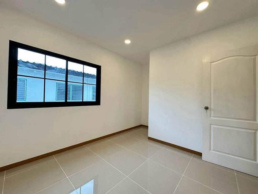 🔥 ทาวน์เฮ้าส์ 2 ห้องนอน บางบัวทอง ราคาเพียง 1.55 ล้าน พร้อมเฟอร์!🏡 หมู่บ้านสิรารมย์ ถนนบ้านกล้วย–ไทรน้อย เนื้อที่ 16 ตร.ว. 13