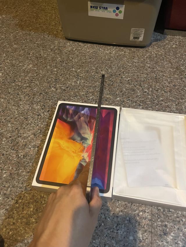 ขายiPadPro11นิ้วสีดำ128กิ๊กWifi Celluerใส่ซิมได้มีกล่องใช้งานดีทุกๆฟังชั่นถูกมากกกก 5